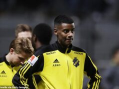 Deň, keď 16-ročný Alexander Isak zhodil Grahama Pottera… a prečo nádeje Švédska spočívajú v jeho spojení s Viktorom Gyokeresom Graham Potter nikdy nezabudne, keď prvýkrát videl meno Alexandra Isaka (na obrázku je švédska hviezda vo veku 16 rokov, ktorá hrá za AIK)