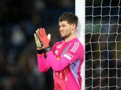 Desať hviezd Premier League, ktoré budú toto leto voľnými hráčmi, keď kluby uvoľnia hráčov Desať hviezd Premier League, ktoré budú toto leto voľnými hráčmi, keď kluby uvoľnia hráčov