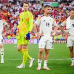 Nedávne turnajové výkony Nemecka boli slabé - tu je znázornené po tom, čo ho Španielsko pred dvoma rokmi vo štvrťfinále vypadlo z domáceho Euro