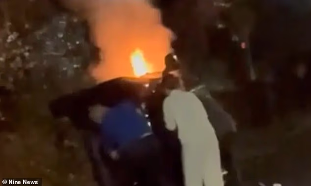 Dramatické scény, keď tréner NRL zachráni život žene na ceste domov zo zápasu