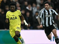 Dva dôvody, prečo mohol Sandro Tonali dokončiť prestup Tottenhamu po tom, čo Newcastle odmietol ponuku Taliansky stredopoliar Newcastle United #08 Sandro Tonali (R) prenasleduje ghánskeho útočníka Tottenhamu Hotspur #20 Mohammeda Kudusa počas futbalového zápasu anglickej Premier League medzi Newcastle United a Tottenhamom Hotspur v St James' Park v Newcastle-upon-Tyne, severovýchodné Anglicko 2. decembra 2025 cez Getty ImageISFP / APELL. OBMEDZENÉ NA REDAKČNÉ POUŽITIE. Nepoužívajte s nepovoleným zvukom, videom, údajmi, súpiskami zápasov, logami klubov/ligy alebo „živými“ službami. Online použitie v zápase je obmedzené na 120 obrázkov. Ďalších 40 obrázkov môže byť použitých v predĺžení. Nie emulácia videa. Používanie sociálnych médií počas zápasu je obmedzené na 120 obrázkov. Ďalších 40 obrázkov môže byť použitých v predĺžení. Nepoužívajte v publikáciách o stávkach, hrách alebo publikáciách pre jednotlivé kluby/ligy/hráčov. /