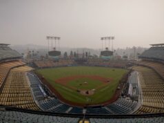 Emmet Sheehan bojuje v opare pri prvej prehre Dodgers po sebe od mája Emmet Sheehan bojuje v opare pri prvej prehre Dodgers po sebe od mája