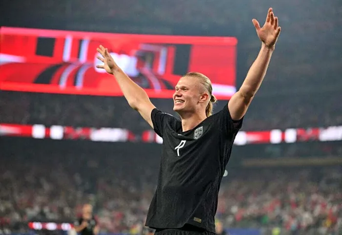 Erling Haaland sa pripojil k Harrymu Kaneovi s jedinečným rekordom Svetového pohára po zápase proti Senegalu