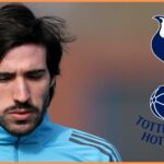 Sandro Tonali a logo Tottenhamu