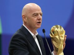 FIFA obvinila zo zanedbania životného prostredia, keďže rozsah znečistenia z majstrovstiev sveta 2026 je jasný Všeobecný pohľad na prípravy v okolí štadióna Met Life, keď sa značenie mení na štadión New York New Jersey pred Majstrovstvami sveta vo futbale 2026