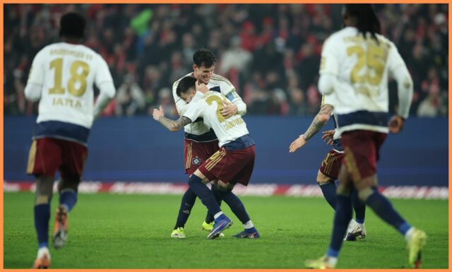 Fabio Vieira s pohľadom na Nottingham Forest
