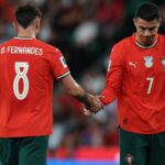 Fanúšik Cristiana Ronalda vo virálnom komentári na Instagrame požaduje, aby Bruno Fernandes „bojoval za neho“.