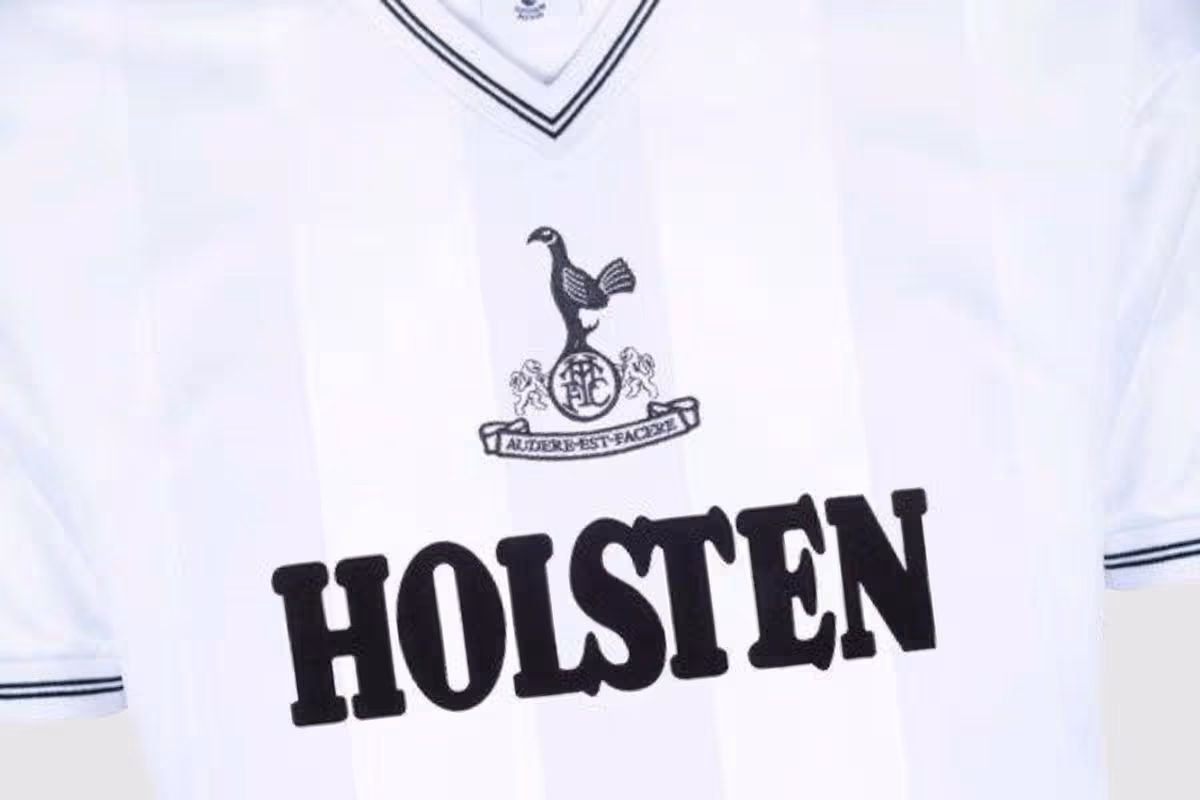 Detailný záber na domáci dres Tottenhamu Hostpur 1983/84