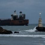 Francúzske námorníctvo s podporou Spojeného kráľovstva zachytilo ruský ropný tanker | Správy o vojne medzi Ruskom a Ukrajinou