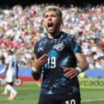 Francúzsko môže hrať s Paraguajom, keďže Nemecko ohromilo v 32. kole majstrovstiev sveta