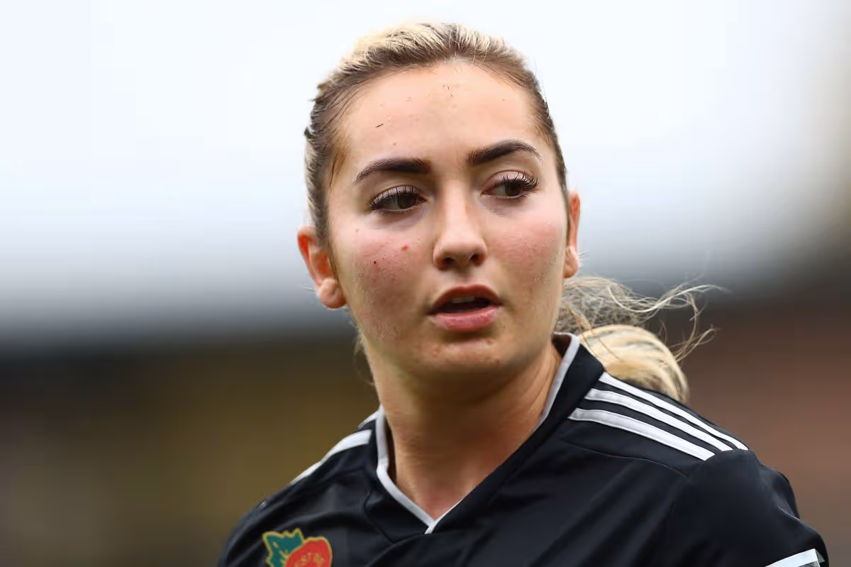 DARTFORD, ANGLICKO - 14. NOVEMBRA: Maddy Cusack zo Sheffield United sa pozerá na turnaj Barclays FA Women's Championship medzi London City Lionesses a Sheffield United Women v Princes Park 14. novembra 2021 v Dartforde v Anglicku. (Foto: Jacques Feeney – The FA/The FA cez Getty Images)