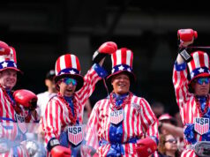 Futbaloví fanúšikovia USMNT odhaľujú tajomstvo, ako môžu nájsť lístky na majstrovstvá sveta za polovičné ceny oproti cene FIFA Futbaloví fanúšikovia USMNT odhaľujú tajomstvo, ako môžu nájsť lístky na majstrovstvá sveta za polovičné ceny oproti cene FIFA