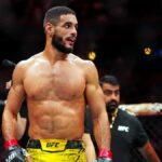 13. júla 2024; Denver, Colorado, USA; Gabriel Bonfim (červené rukavice) reaguje po svojom zápase proti Ange Loosa (modré rukavice) počas UFC Fight Night v Ball Arene. Povinný kredit: Ron Chenoy-Imagn Images