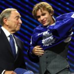 Gary Bettman a Gavin McKenna