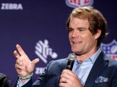 Greg Olsen sa venuje kontroverzii streamovania NFL a diskusii o trávniku Greg Olsen sa venuje kontroverzii streamovania NFL a diskusii o trávniku