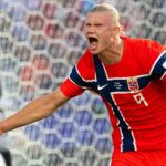 Haaland debutuje na majstrovstvách sveta dvoma gólmi, keď Nórsko prekonalo Irak štyri