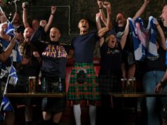 Hampden Roar od Tartan Army sa zmenil na jedinečný kilt so zvukovými vlnami Rev Tartanovej armády bol prerobený do kiltu