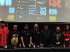 Hikaru Nakamura zdieľa lásku k šachu s filipínskymi fanúšikmi Svetová dvojka Hikaru Nakamura (tretí zľava) počas tlačovej konferencie pred šampionátom WR Bughouse.