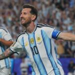Historický hetrik Lionela Messiho preniesol Argentínu cez Alžírsko