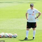 Holandská futbalová federácia stanovila postup do semifinále za minimálnu požiadavku pre tím Ronalda Koemana – a aj to je pre tento tím ako natiahnutie pred dnešným otváracím zápasom skupiny F proti Japonsku v Dallase.