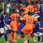 Holandsko a Japonsko kombinujú 4 góly v trileri 2-2