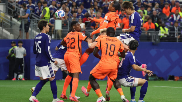 Holandsko a Japonsko kombinujú 4 góly v trileri 2-2 Holandsko a Japonsko kombinujú 4 góly v trileri 2-2
