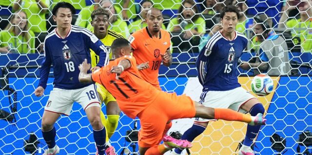 Holandsko vs Japonsko - Svetový pohár F-skupiny NAŽIVO: Tím Ronalda Koemana začal svoju kampaň v Dallase
