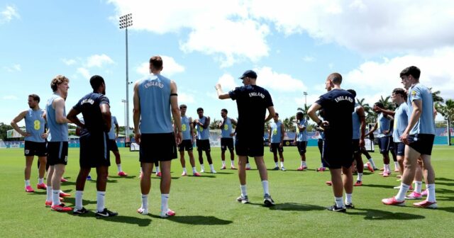 Hotel majstrovstiev sveta v Anglicku obklopený protiteroristickými bariérami a ozbrojenou políciou | Futbal | Šport
