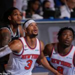 Hviezda Knicks Josh Hart (vľavo) tvrdil, že spoluhráč OG Anunoby (vpravo) ho zachránil pred ľútosťou