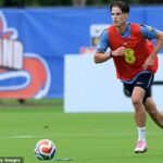 Alex Scott, znázornený na tréningu Anglicka na Floride, hovorí, že Liverpool môže očakávať návrat k svojmu starému útočnému štýlu pod vedením Andoniho Iraolu.