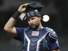 Hviezda Mariners Cal Raleigh (oblique) aktivovaná z IL 11. mája 2026; Houston, Texas, USA; Chytač Seattle Mariners Cal Raleigh (29) si nasadil masku po zápase počas druhej zmeny proti Houstonu Astros v Daikin Park. Povinný kredit: Troy Taormina-Imagn Images