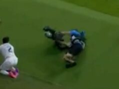 Hviezda Premier League narazila do kameramana Svetového pohára, keď sa zdravotníci ponáhľali na | Futbal | Šport Hviezda Premier League narazila do kameramana Svetového pohára, keď sa zdravotníci ponáhľali na | Futbal | Šport