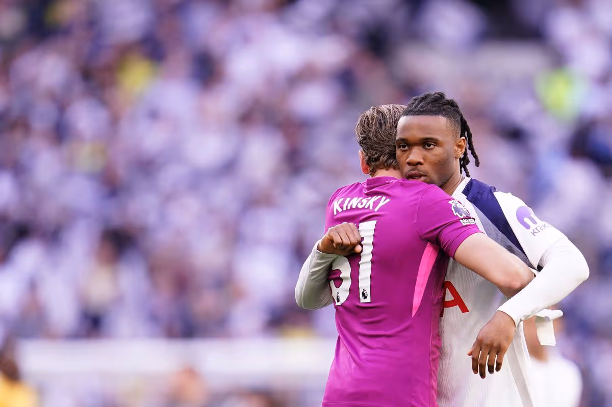 Antonin Kinsky dostal od Tottenhamu Hotspur novú zmluvu po tom, čo sa stal klubovou jednotkou