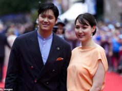 Hviezda skupiny Dodgers Shohei Ohtani a jeho zriedkavo vídaná manželka oznamujú dôležité rodinné správy Dvojcestná hviezda Los Angeles Dodgers Shohei Ohtani je teraz dvojnásobným otcom po tom, čo s manželkou Mamiko v sobotu oznámili narodenie ich druhého dieťaťa.