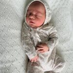 Lindsay Collins sa stala otcom dievčatka menom Phoebe Christine (na obrázku)