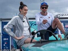 Ikona WNBA Breanna Stewart odhaľuje, prečo odovzdala historickú výplatu za pobyt v New York Liberty Spoluzakladateľka WNBA Star & Unrivaled Breanna Stewart a Taylor Canfield, jazdec United States SailGP Team, keď sa dozvedeli o katamaráne F50 pred SailGP Media Combine