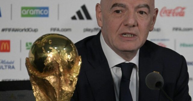 Infantino z FIFA obhajuje USA ako hostiteľa Majstrovstiev sveta v spore o víza a zamietnutí vstupu | Správy o majstrovstvách sveta 2026
