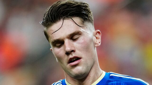 Isak, Gyokeres zahanbený, keďže pár s 189 miliónmi libier bol Isak, Gyokeres zahanbený, keďže pár s 189 miliónmi libier bol nútený sledovať Brobbeyho majstrovskú triedu