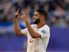 Ismael Saibari dvíha Maroko nad Škótsko Marocký hráč Ismael Saibari, gestikuluje k publiku, keď oslavuje na ihrisku po skončení futbalového zápasu C-skupiny majstrovstiev sveta medzi Škótskom a Marokom vo Foxborough, Massachusetts, neďaleko Bostonu, piatok 19. júna 2026.