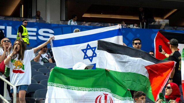 Izraelská vlajka bola skonfiškovaná na majstrovstvách sveta, zatiaľ čo palestínske vlajky zostali
