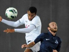 Jaba Dvali, ktorý strelil prvý hetrik Európskej ligy UEFA, zomrel na infarkt Jaba Dvali (R) z FC Dinamo Tbilisi súperí s Etiennom Capouem z FC Tottenham Hotspur počas futbalového zápasu kvalifikácie Európskej ligy UEFA medzi FC Dinamo Tbilisi a Tottenham Hotspur FC v Tbilisi 22. augusta 2013.