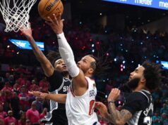 Jalen Brunson strelil 30 gólov, keď Knicks vyhral 1. zápas finále nad Spurs Jalen Brunson strelil 30 gólov, keď Knicks vyhral 1. zápas finále nad Spurs