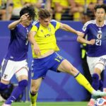 Japonsko vďaka neskorým zákrokom remizovalo so Švédskom a skončilo druhé v skupine F