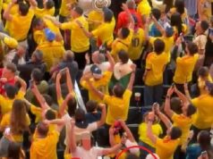 Je to zázrak! Kolumbijskí fanúšikovia sú prichytení, ako vyskakujú z invalidných vozíkov na oslavu gólu, zatiaľ čo sedia v zóne pre postihnutých Vozičkárov nakrútili, ako vstávajú a poskakujú na oslavu po tom, čo ich futbalový tím vyhral zápas majstrovstiev sveta