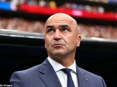 Je toto dôvod, prečo Roberto Martinez neposadí Cristiana Ronalda? Nová správa tvrdí, že portugalský šéf rokuje o vstupe do 41-ročného saudskoarabského klubu Al Nassr uprostred jeho „trápneho“ odmietnutia postaviť ho proti Konžskej demokratickej republike. Portugalský manažér Roberto Martinez bol spájaný s úlohou hlavného trénera v Al Nassr