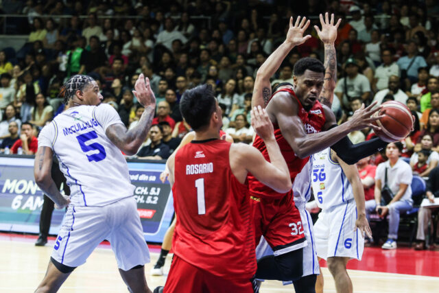 Zápas vo finále PBA Commissioner's Cup v roku 2026 medzi Barangay Ginebra Gin Kings a TNT Tropang 5G. 