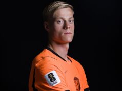 Johan Lange a Roberto De Zerbi hovoria, keď Tottenham dokončil prestup Jana Paula van Heckeho Holandský stredný obranca Jan Paul van Hecke dokončil svoj prestup do Tottenhamu Hotspur z Brightonu & Hove Albion
