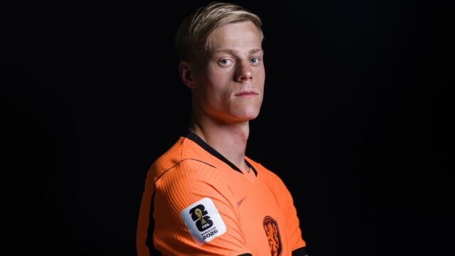 Holandský stredný obranca Jan Paul van Hecke dokončil svoj prestup do Tottenhamu Hotspur z Brightonu & Hove Albion