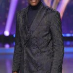 John Fashanu znovu otvára vojnu slov so svojou dcérou Amal, aby trval na tom, že je fit a NEtrpí záhadnou chorobou, ako tvrdila