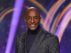 John Fashanu znovu otvára vojnu slov so svojou dcérou Amal, aby trval na tom, že je fit a NEtrpí záhadnou chorobou, ako tvrdila John Fashanu znovu otvára vojnu slov so svojou dcérou Amal, aby trval na tom, že je fit a NEtrpí záhadnou chorobou, ako tvrdila